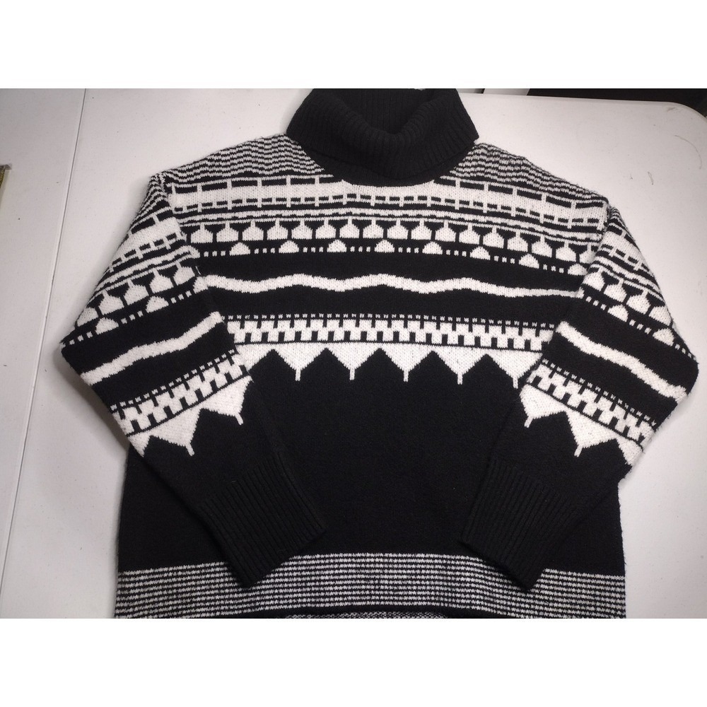 Cyrus Women's Black White Geometric Pattern Turtleneck Sweater Size L